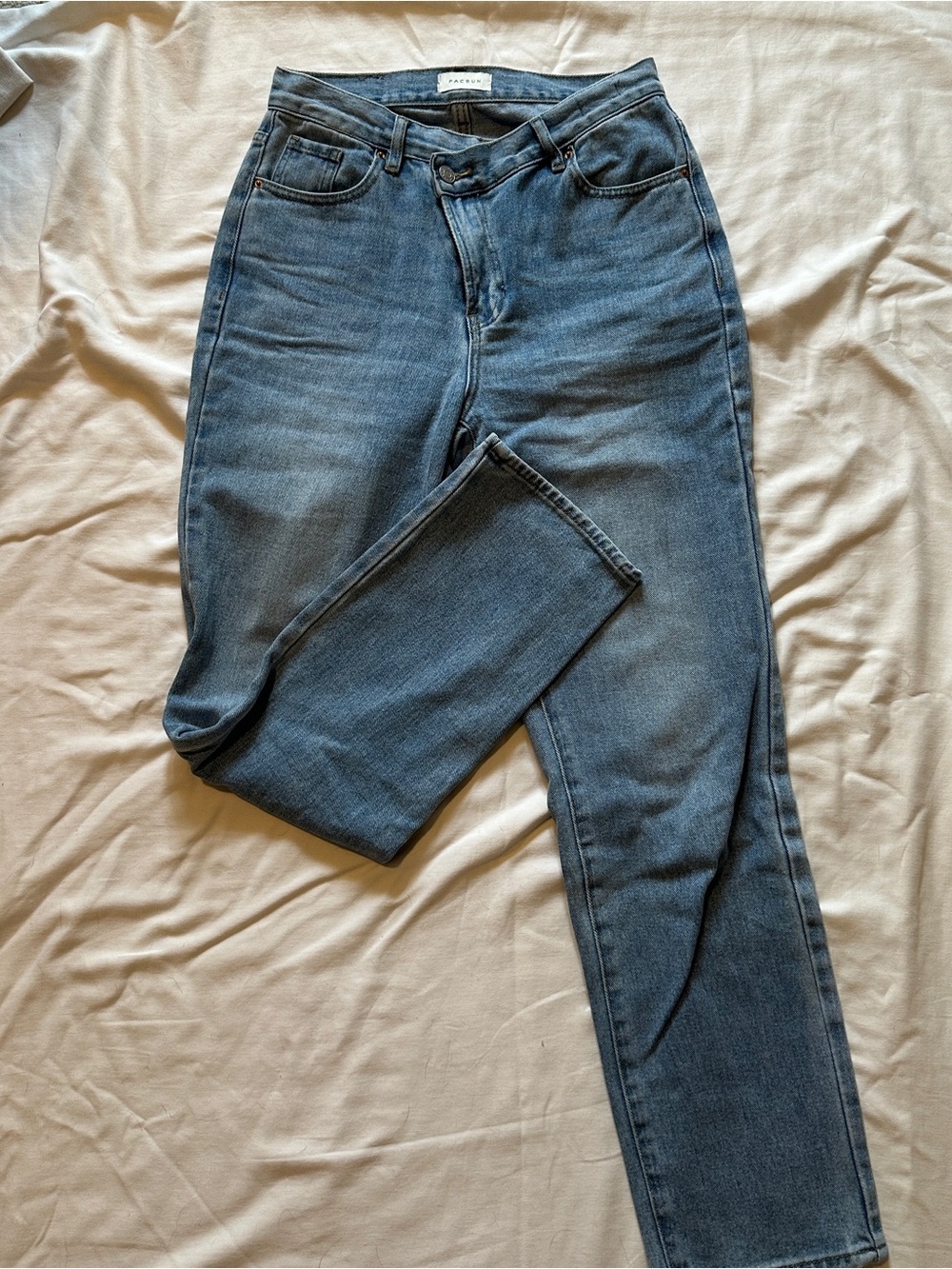 PacSun Women's Wide Leg Jeans in Medium Blue Wash